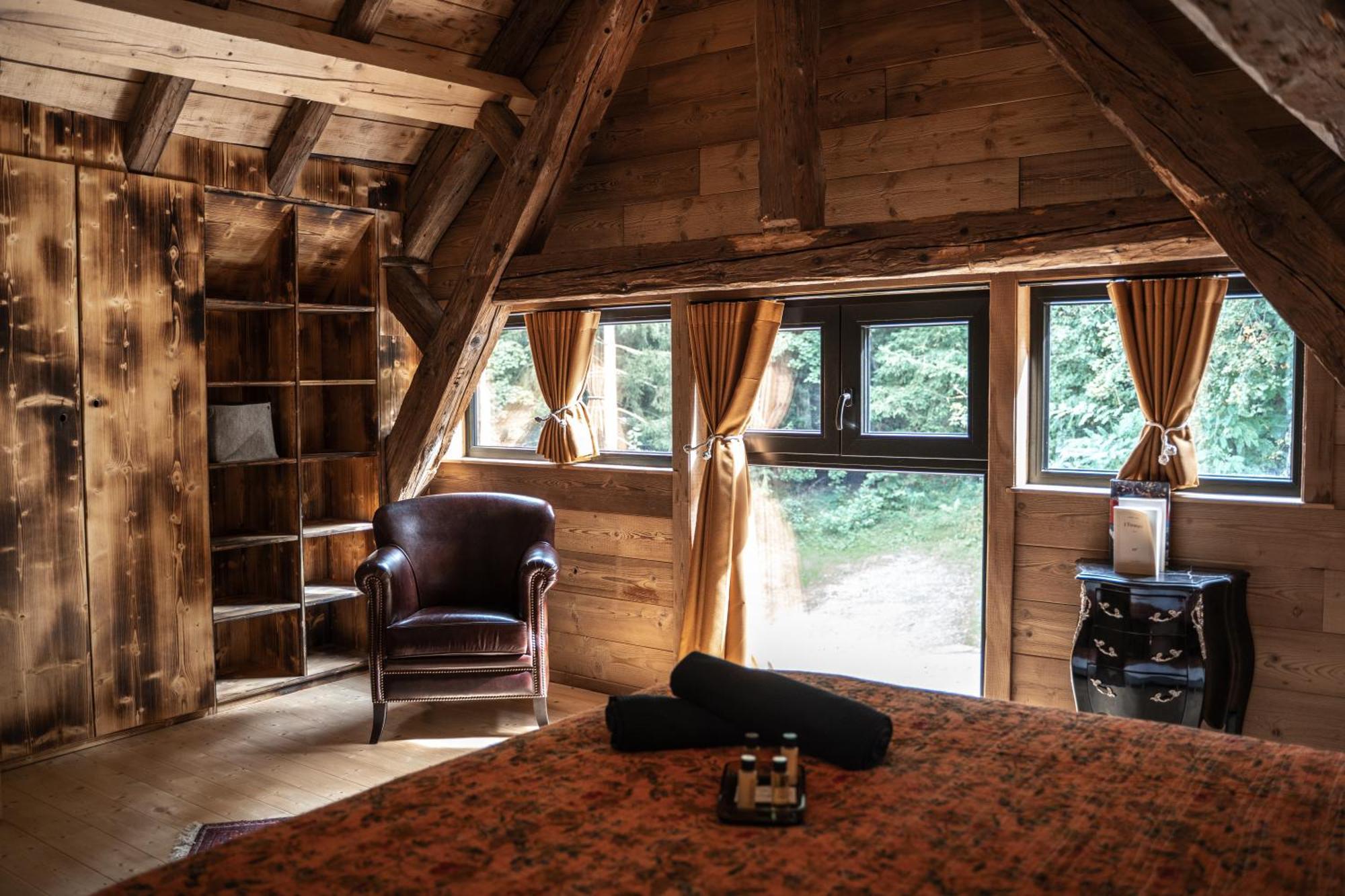 Le Grand Petit Prince - Domaine De Charme - Jacuzzis Privatifs Guebwiller Exterior photo